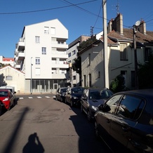 Arrivée imminente sous un ciel d'azur