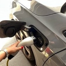 Emilie a fit le choix e la voiture électrique ! 40 km par jour parcourus ! Bon pour la planète !