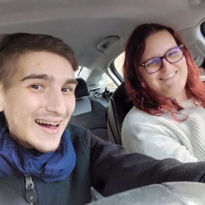 Charline et Élias qui ont covoituré d'Audincourt à Anteuil.