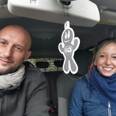 Christophe et Jessica qui covoiturent au quotidien