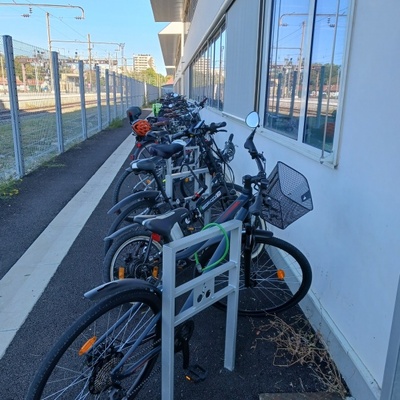 Le vélo c'est pratique, et la gare à proximité  pour les déplacements domicile-travail  aussi !
