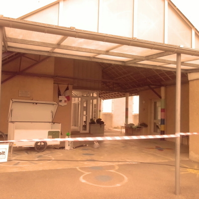 chantier vitrerie à l'école de St-Philibert tout en transport sobre